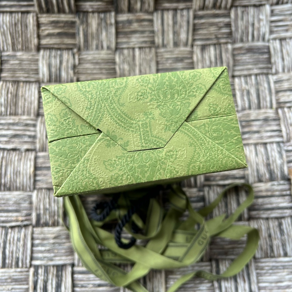 AUTHENTIC Gucci Gift Bag & Ribbon - Picture 3 of 3